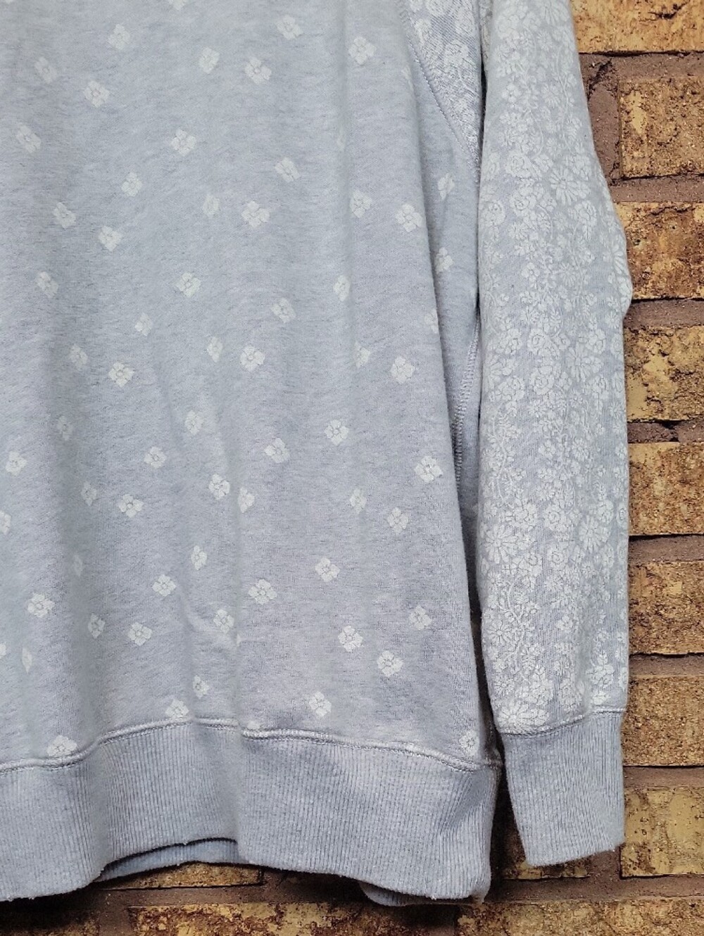 aerie Gray Pullover Sweatshirt Floral Size Medium Cotton Blend Casual - Picture 7 of 11